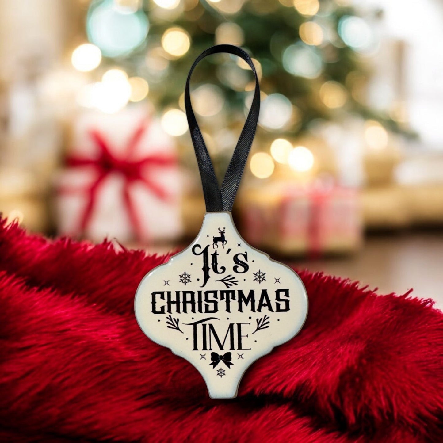 Arabesque Christmas Ornament - It's Christmas Time