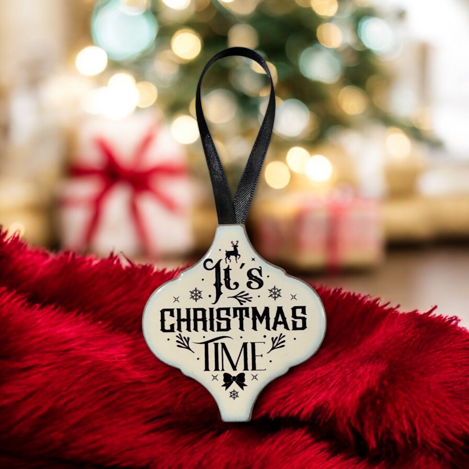 Arabesque Christmas Ornament - It's Christmas Time